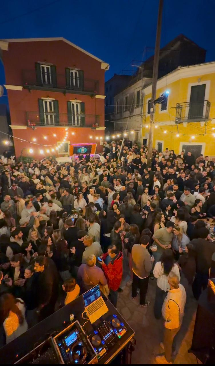 Μεγάλη επιτυχία σημείωσε το Πάρτυ στην Πλατεία των Αργυράδων (ΒΙΝΤΕΟ)