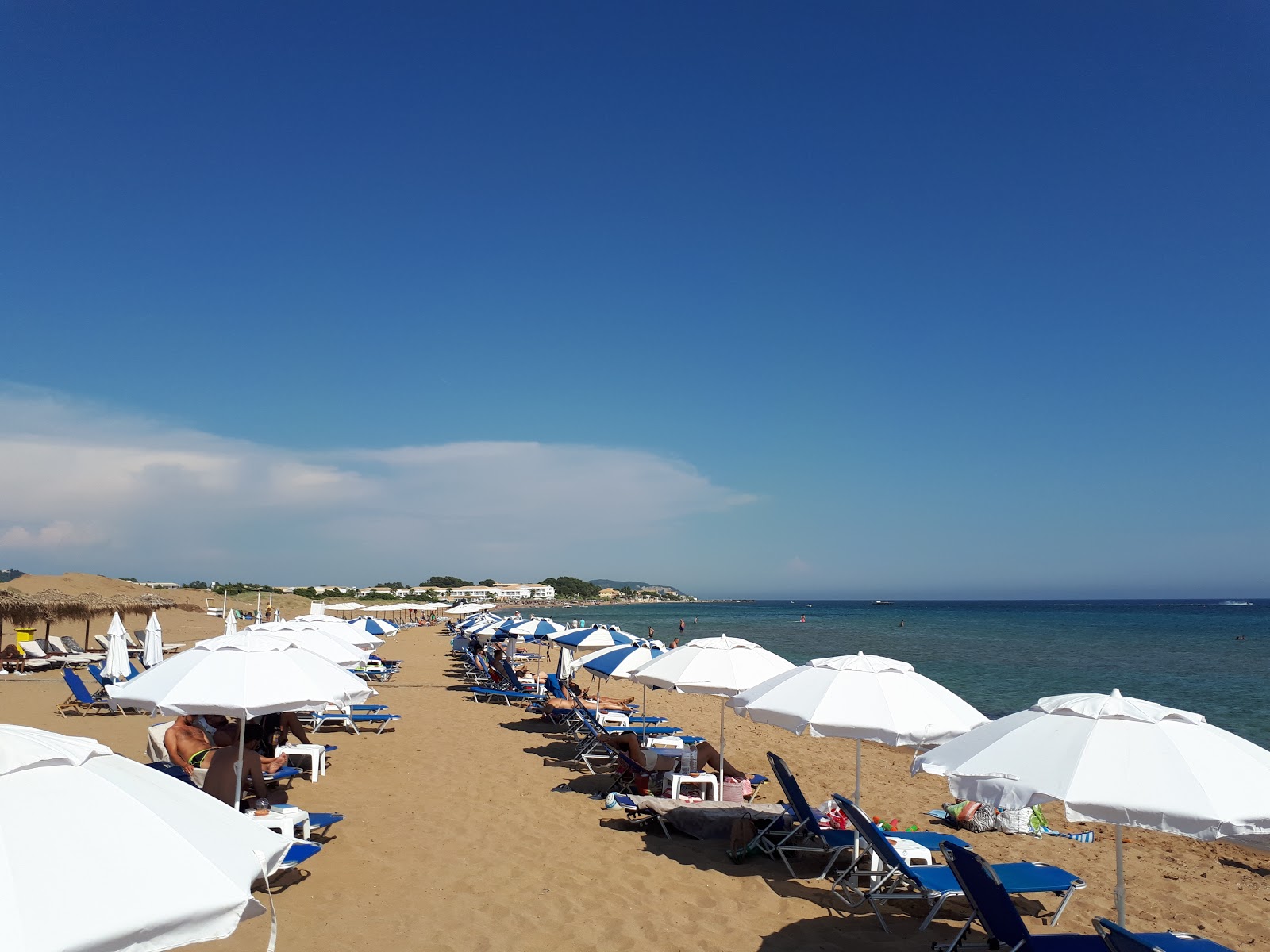 Ξεπούλημα και ιδιωτικοποίηση ακτών και παραλιών
