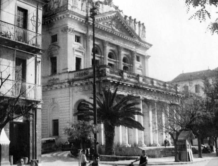 Η Κέρκυρα βρίσκεται πολύ χαμηλά. Ξεπερασμένη. Στερημένη από πνεύμα δημιουργίας. Εγκλωβισμένη στις ορέξεις φθηνών πολιτικάντηδων