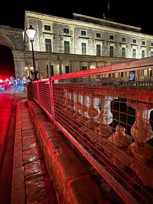KΑΓΚΕΛΑ ΠΑΝΤΟΥ  Η επίσημη αρχιτεκτονικη της εγκαταλειψης