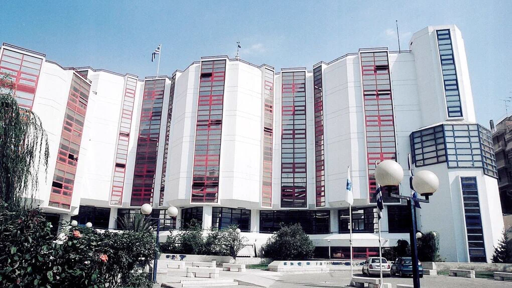 Εξήντα εκατομμύρια ευρώ από το υπουργείο Παιδείας σε «γνωστούς» πελάτες
