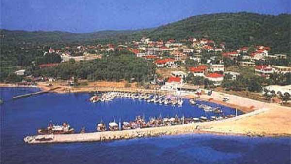 Προσάραξη ιστιοφόρου κοντά στον Πετριτή - Ασφαλείς οι επιβαίνοντες