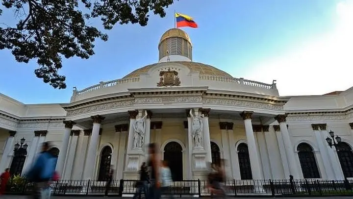 Η Βενεζουέλα εγκρίνει στη Βουλή ομόφωνα νέο νόμο για την εξόρυξη, ανοίγοντας το υπέδαφος στην εκμετάλλευση!!! ορυκτών της σε ξένα κεφάλαια