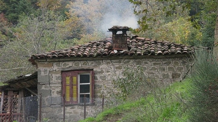 Φτώχεια και στεγαστική επισφάλεια στον αγροτικό χώρο υπό το πρίσμα της κοινωνικής ανθεκτικότητας