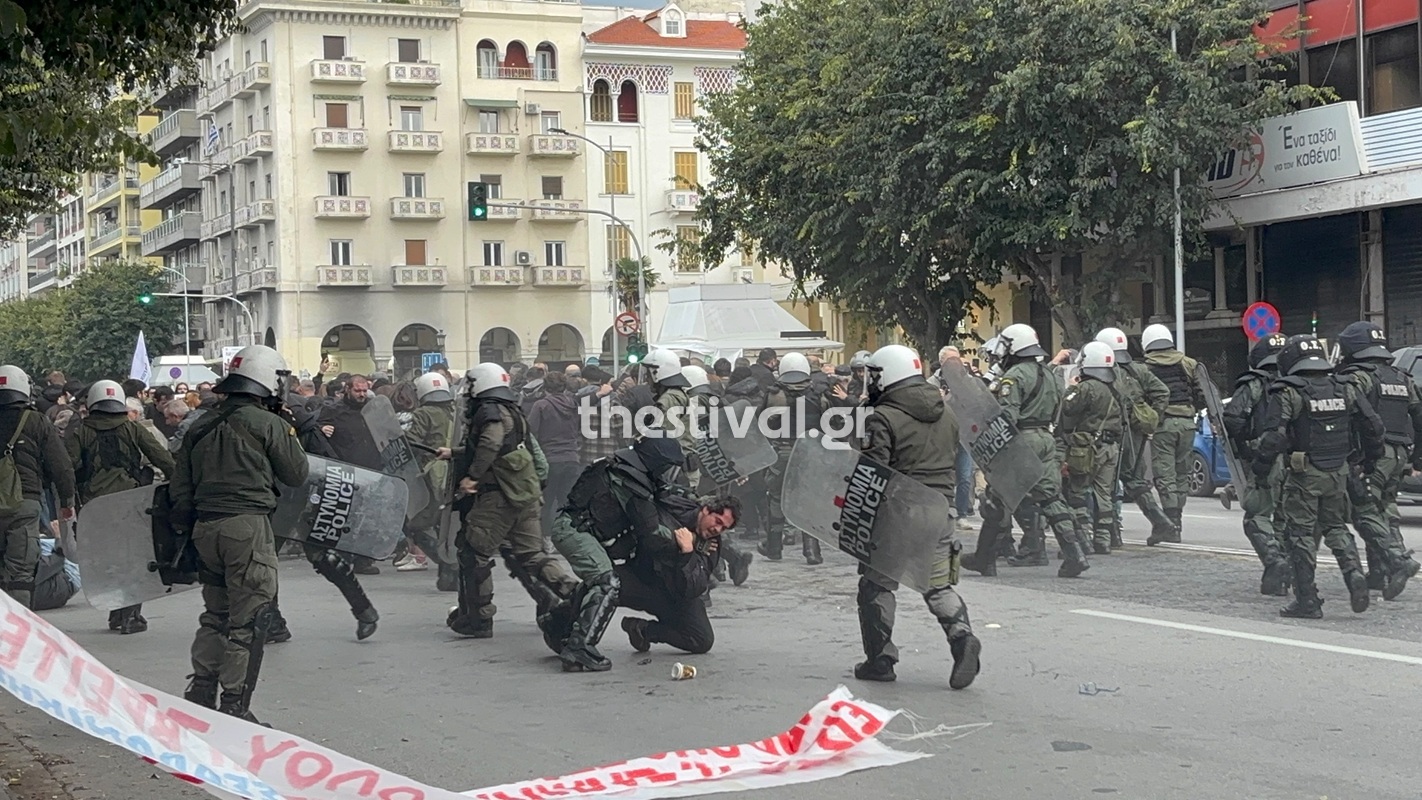 Αντιφασιστική διαδήλωση στη Θεσσαλονίκη: Άγρια καταστολή και χρήση δακρυγόνων (ΒΙΝΤΕΟ)