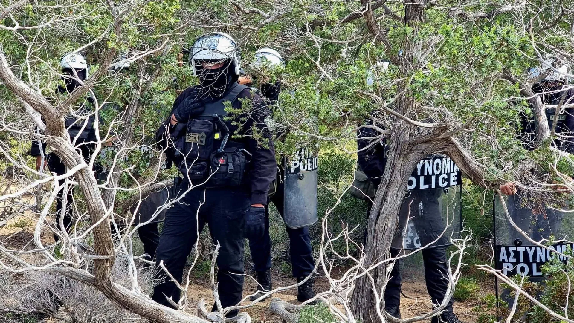 Απόβαση ΜΑΤ στη Γαύδο