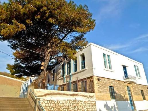 Σύμβουλοι Εκπαίδευση υπάρχουν, αλλά λείπουν καθηγητές στα Κύθηρα: Χάνονται διδακτικές ώρες, μεγαλώνει η αγωνία για τις Πανελλαδικές