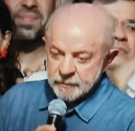 Η ακροδεξιά μαφία ηττήθηκε σε Βραζιλία και Σερβία