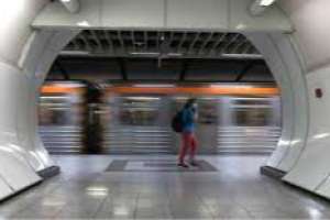 Αυτοκτονίες σε κοινή θέα, στο τρένο και στο μετρό