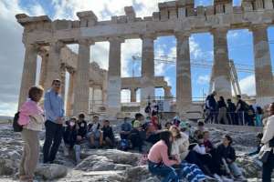 Για τους περιορισμούς των εκπαιδευτικών επισκέψεων στον Αρχαιολογικό χώρο της Ακρόπολης